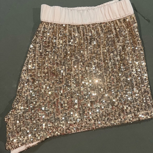 Victoria’s Secret intimates gold sequin pajama shorts - Picture 3 of 4